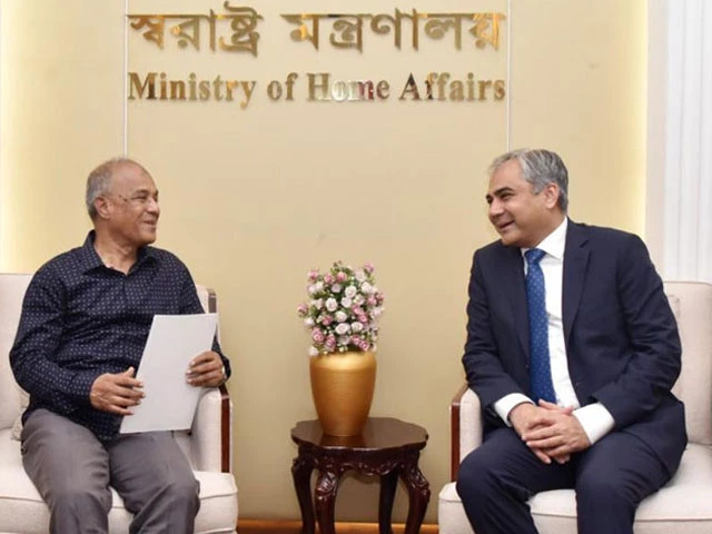 Pakistan, Bangladesh agree on visa-free entry for diplomats, officials