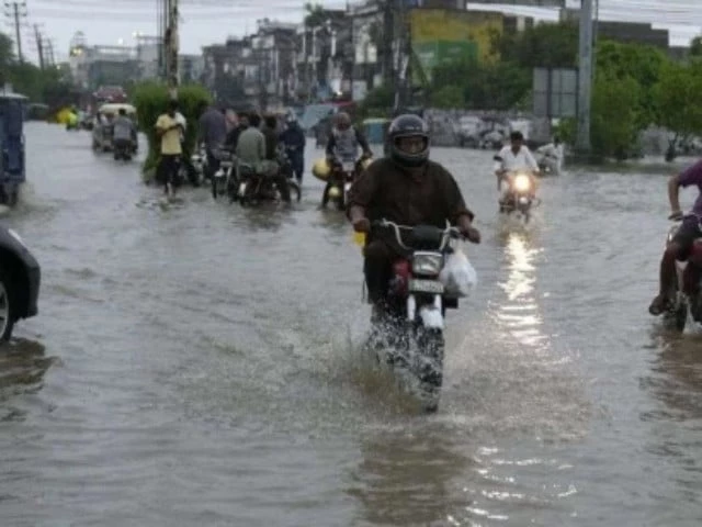 When will heavy rain hit Karachi?