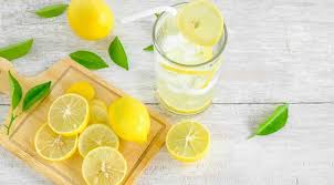 5 Amazing Benefits of Drinking Lemon Water Every Morning for a Month