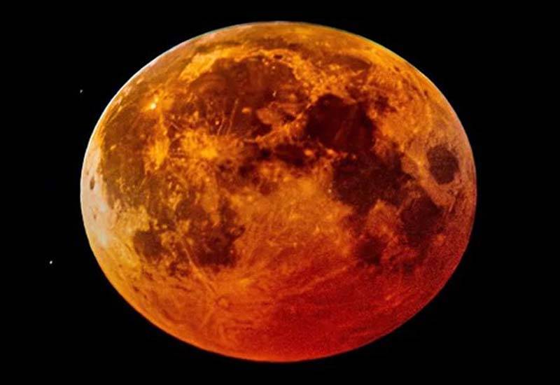 The first supermoon of this year will appear in the sky on the night of October 7
