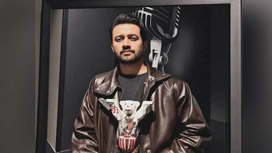 Atif Aslam honoured with Berlin Buddy Bear in Germany