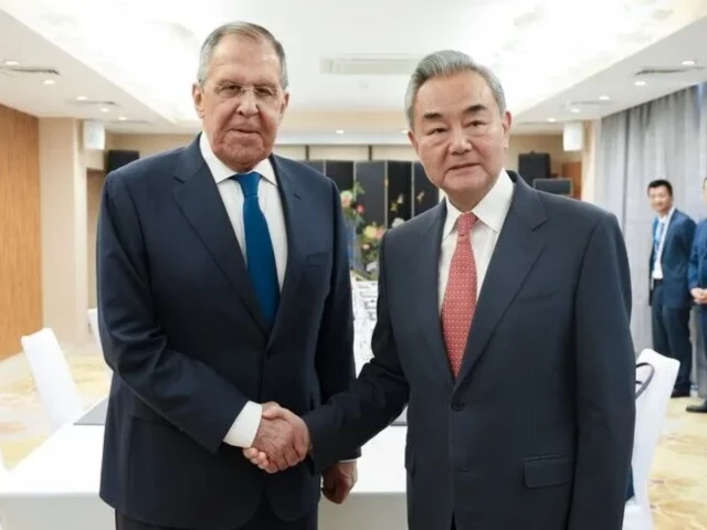 Top Russian, Chinese diplomats discuss bilateral ties, wars in Ukraine, Iran during talks in Baku